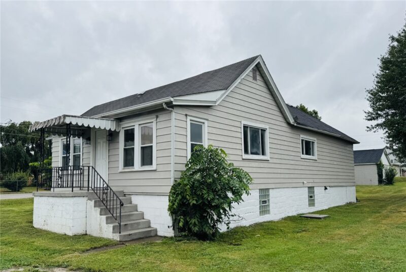 385 Hallam Ave — photo 3