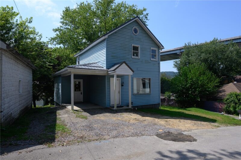 120 Coal St — photo 2