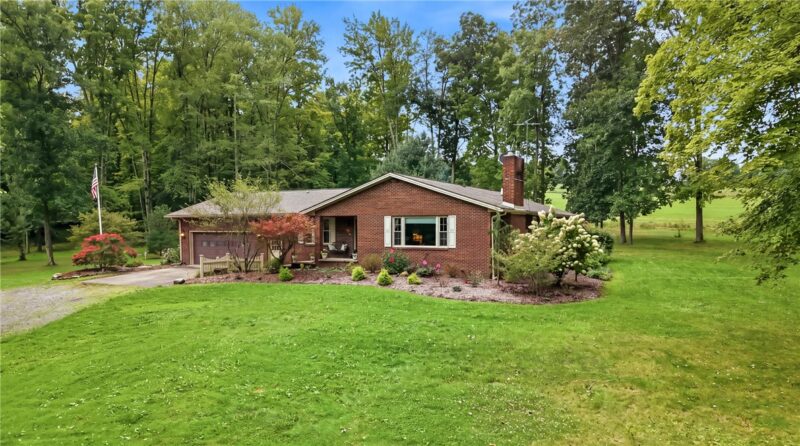 616 W Jamestown Rd — photo 3