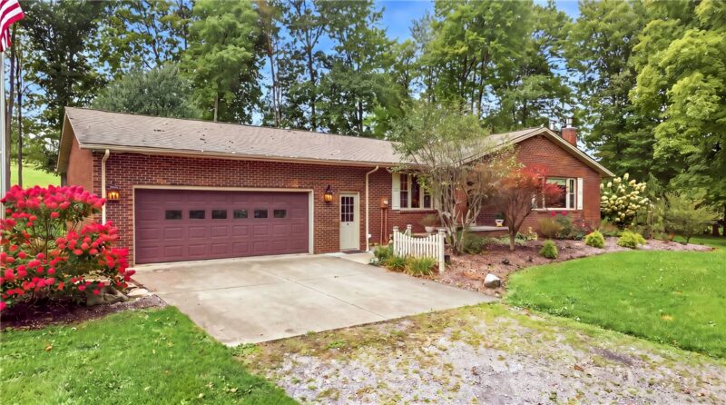 616 W Jamestown Rd — photo 4