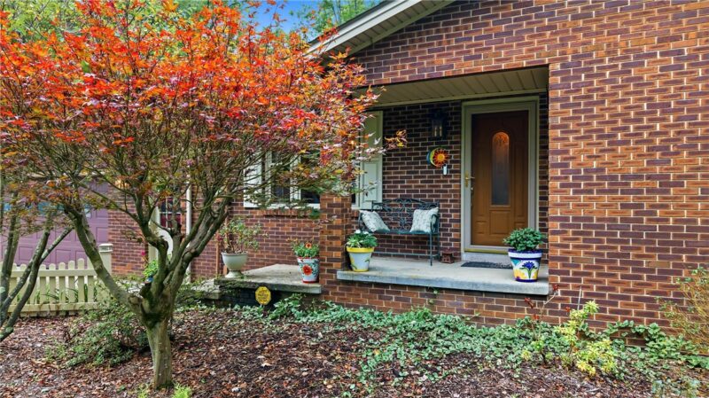 616 W Jamestown Rd — photo 5
