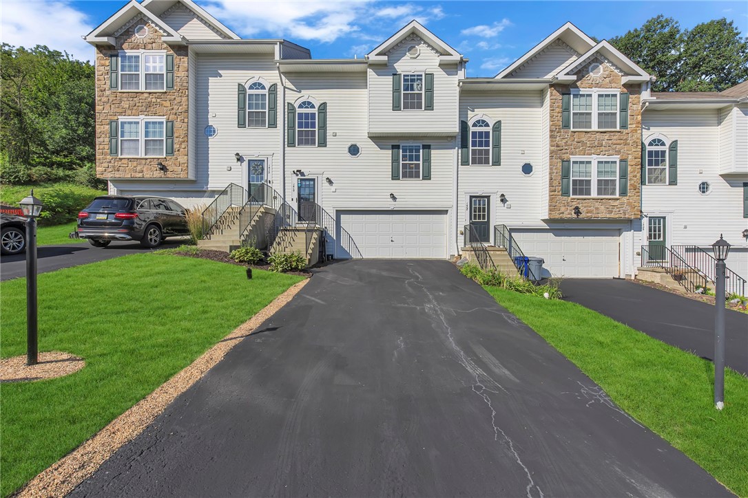 1410 Canterbury Drive — photo 1