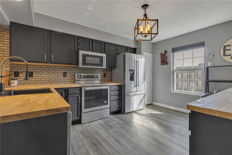 1410 Canterbury Drive — photo 5