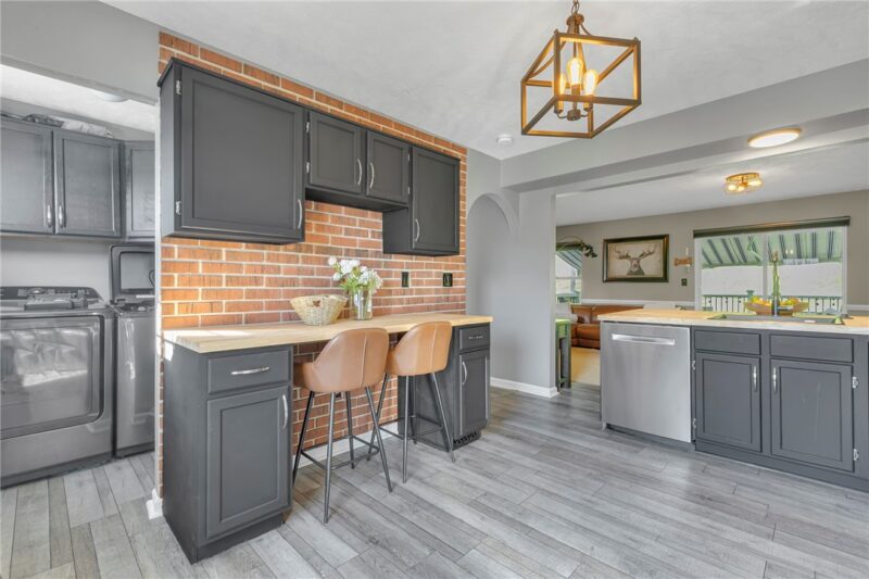 1410 Canterbury Drive — photo 6