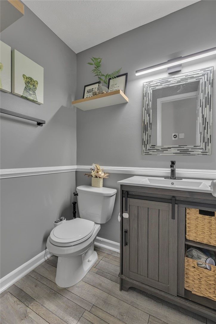 1410 Canterbury Drive — photo 8