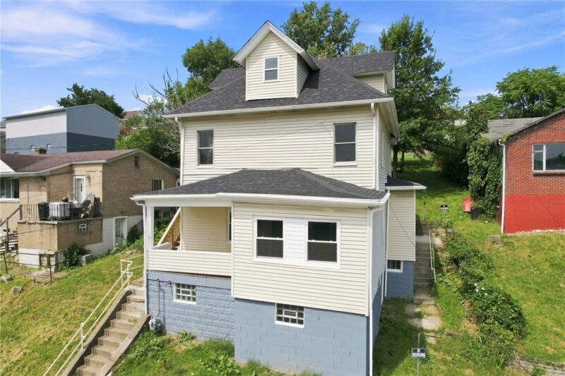 221 Vine St — photo 3