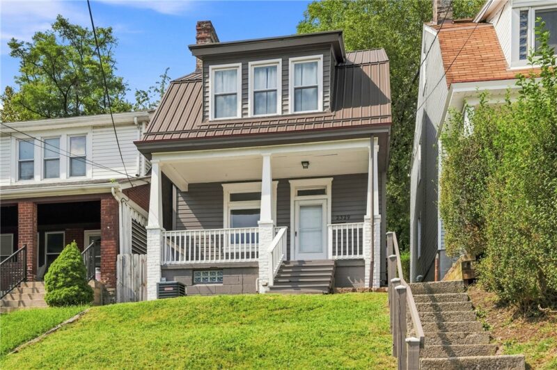 2329 Hazelton St — photo 2