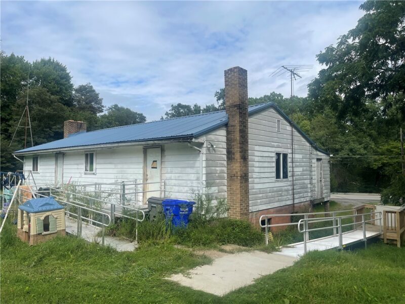 623 W Sunbury Rd — photo 3