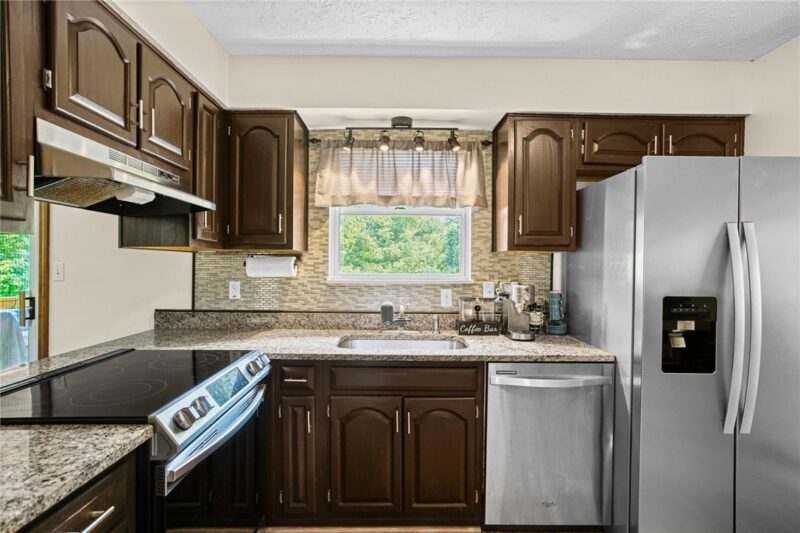 7335 Deer Run Cir — photo 8