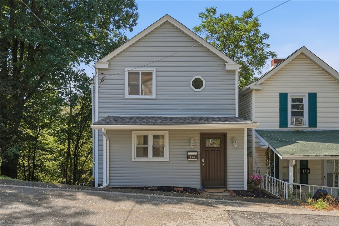 136 Varney St — photo 1