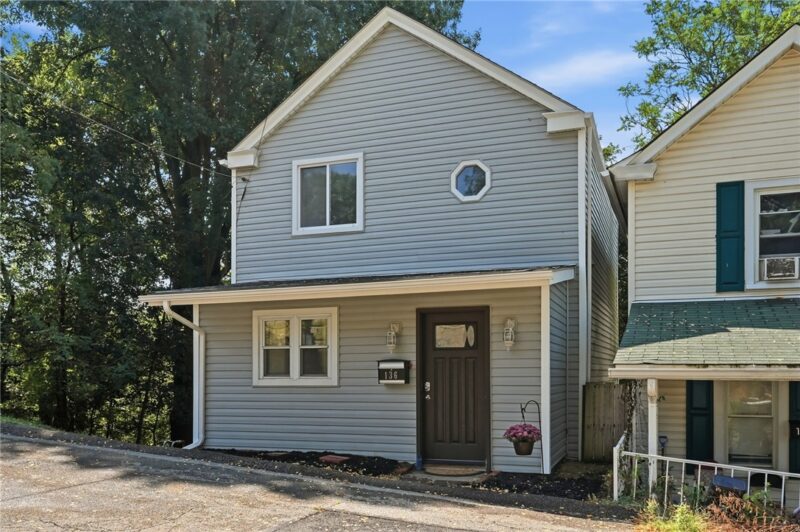 136 Varney St — photo 2