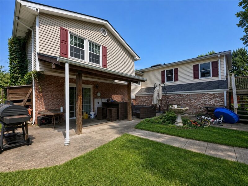 130 Maplehurst Dr — photo 5