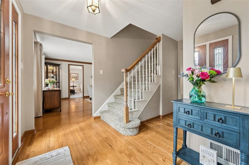 131 Derwent Dr — photo 5