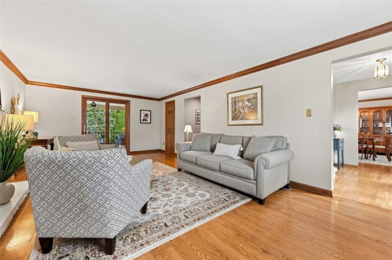 131 Derwent Dr — photo 8