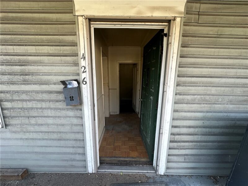426 High St — photo 2