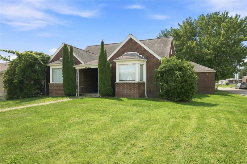 114 Jefferson Dr — photo 3