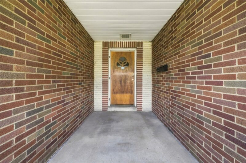 114 Jefferson Dr — photo 4