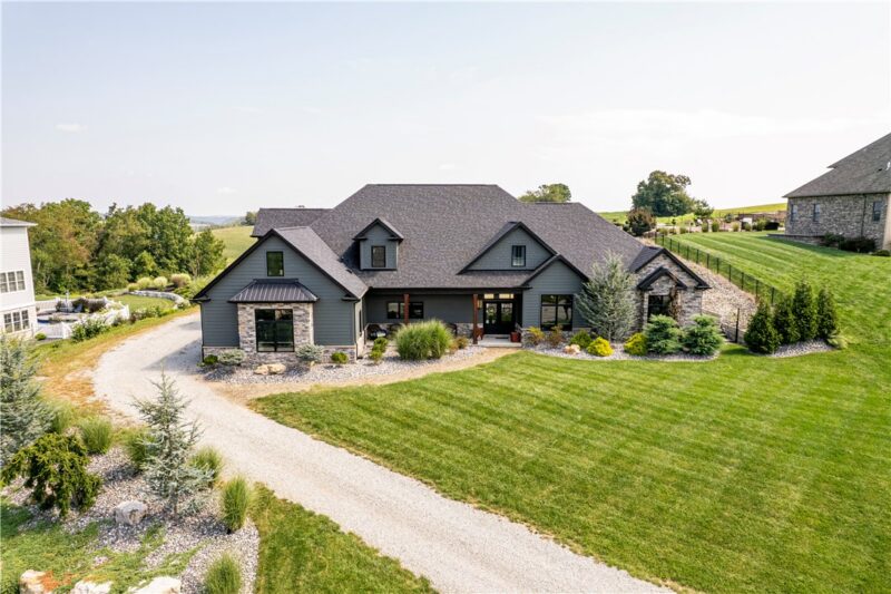 2100 Totteridge Dr — photo 2