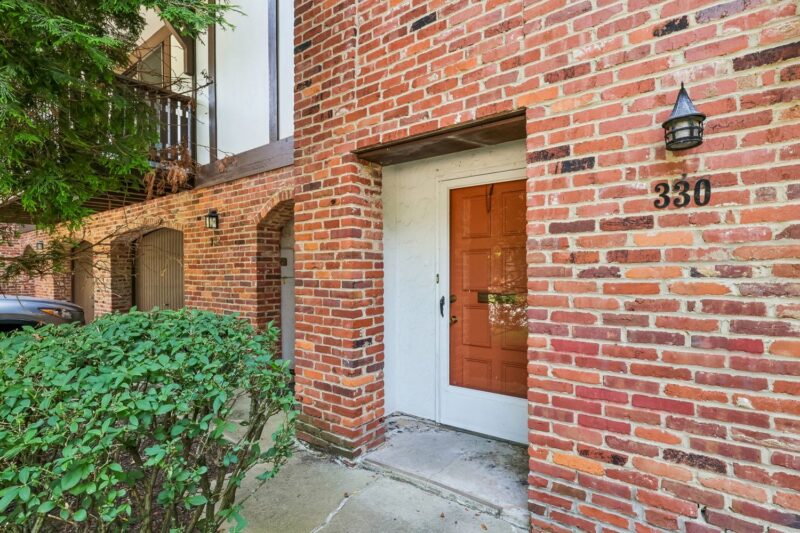330 Woodbridge DRIVE — photo 2