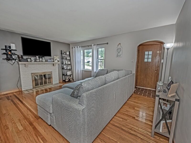 200 Davies STREET — photo 4