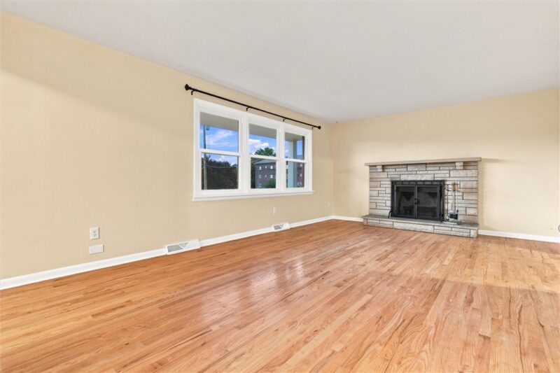 1003 Edward St — photo 6