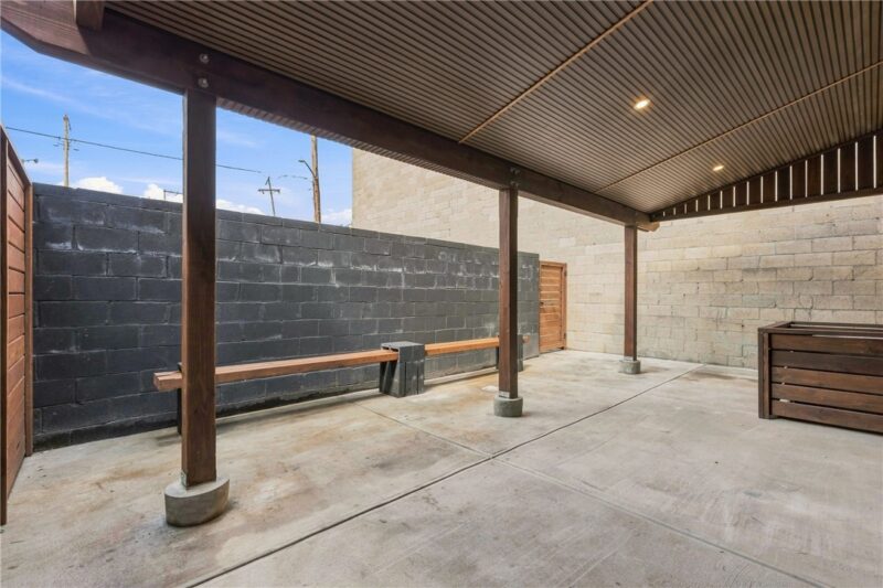 925 Constance St — photo 4