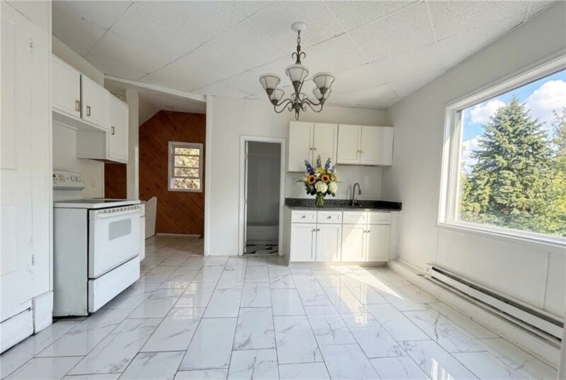 528 Woodvale Avenue — photo 5