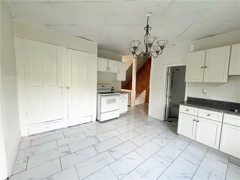 528 Woodvale Avenue — photo 7