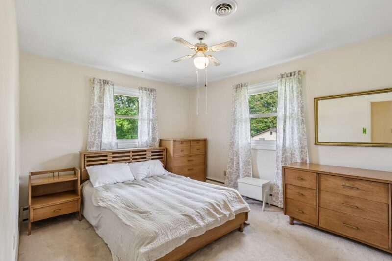 525 N Ben Franklin Rd — photo 5