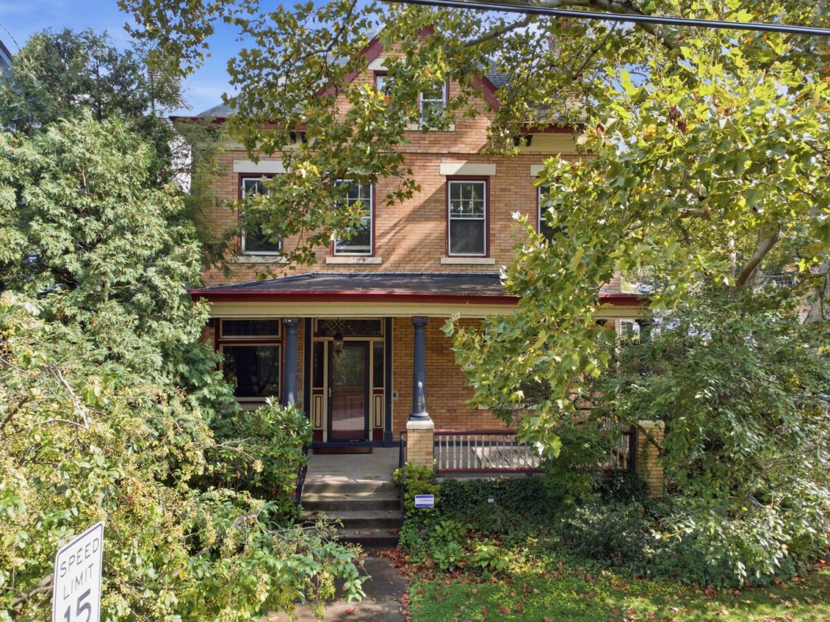265 Maple Avenue — photo 1