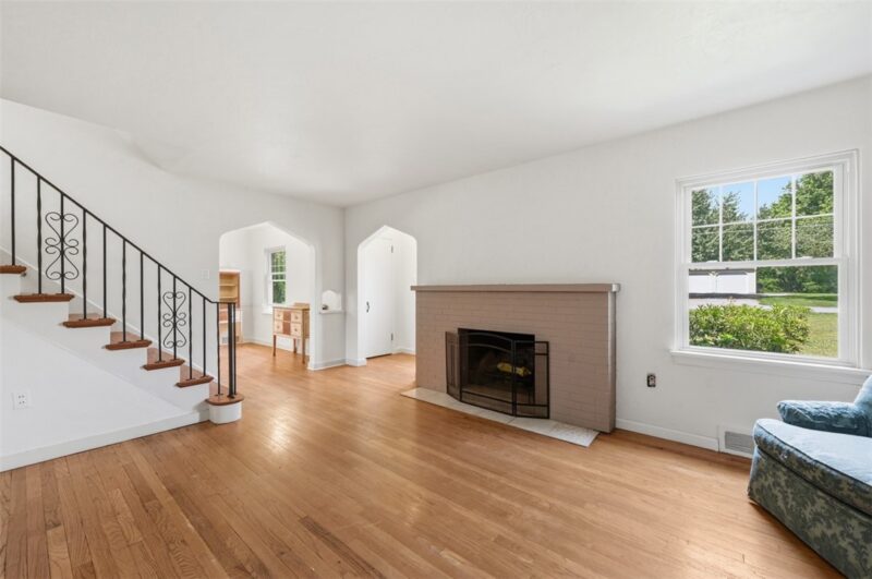 215 Twin Oaks — photo 5
