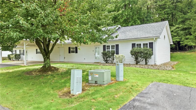 685 Theresa Ave 102 — photo 3