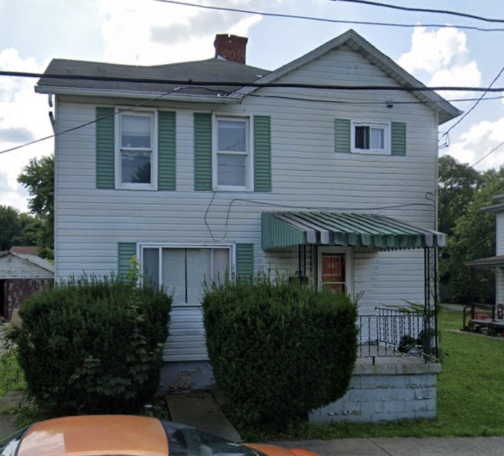 20 LAWN AVE REAR — photo 2