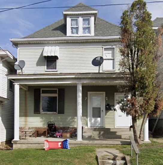 20 LAWN AVE REAR — photo 4