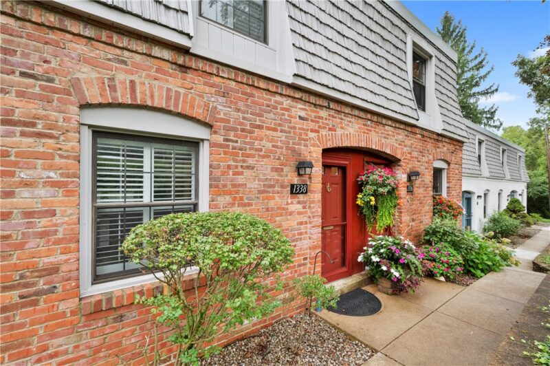 1338 Pennsbury — photo 2
