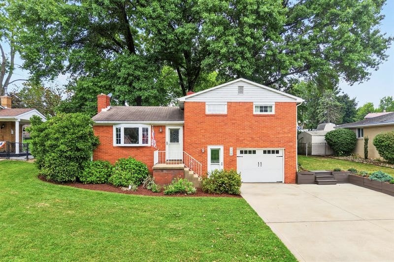 110 Sunrise DRIVE — photo 1