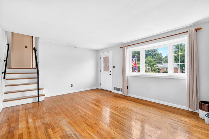 110 Sunrise DRIVE — photo 3