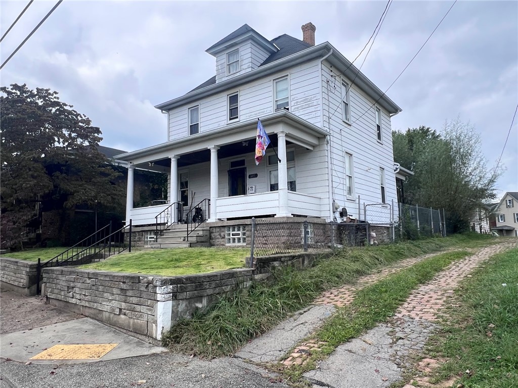 1415 Maple Ave — photo 1