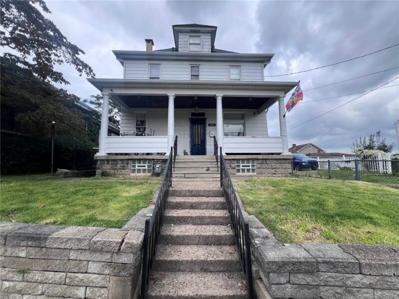 1415 Maple Ave — photo 2