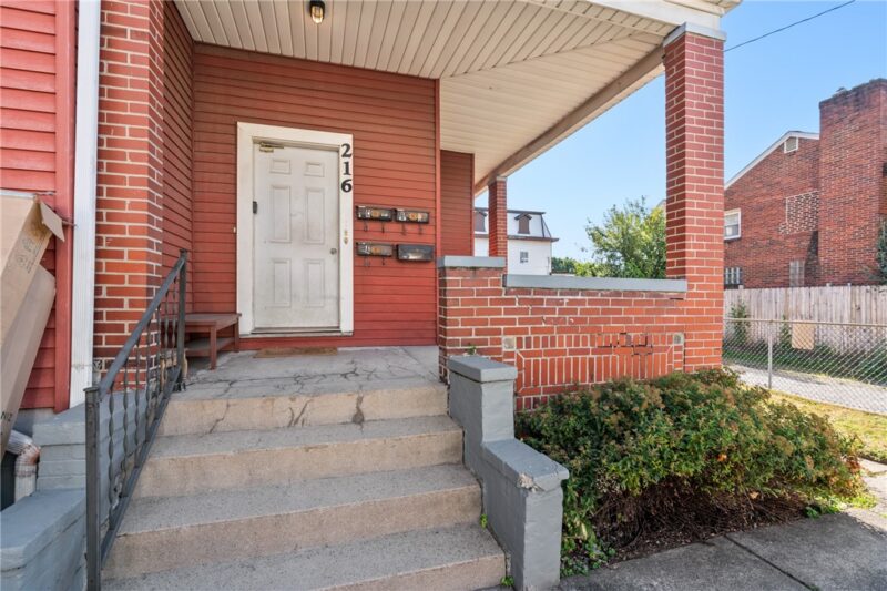 216 Clifton Ave — photo 4
