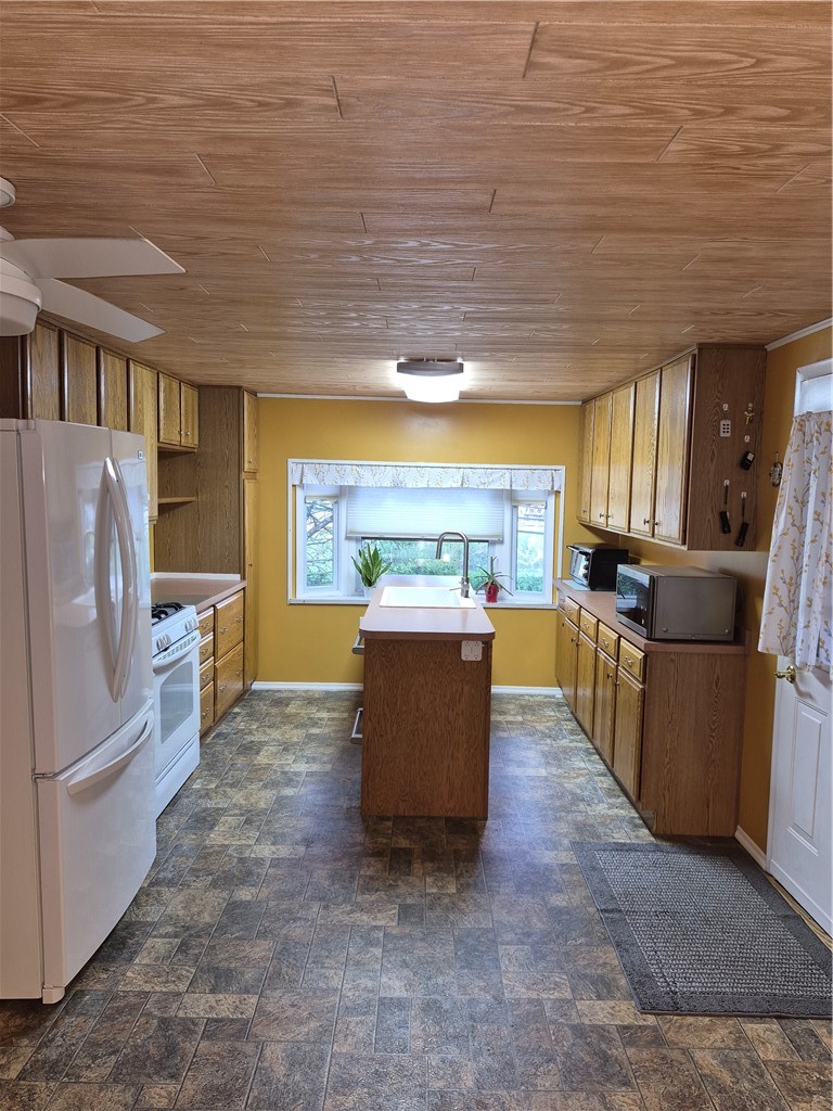 4008 Finleyville Elrama Rd — photo 4