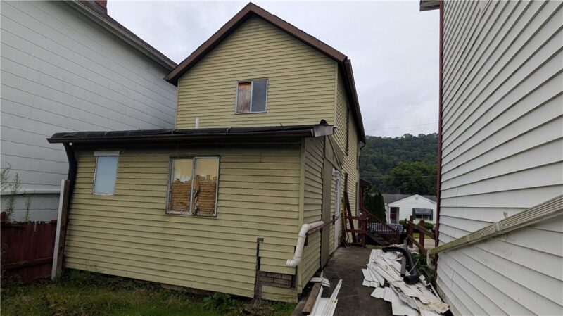 203 Newtown Avenue — photo 3