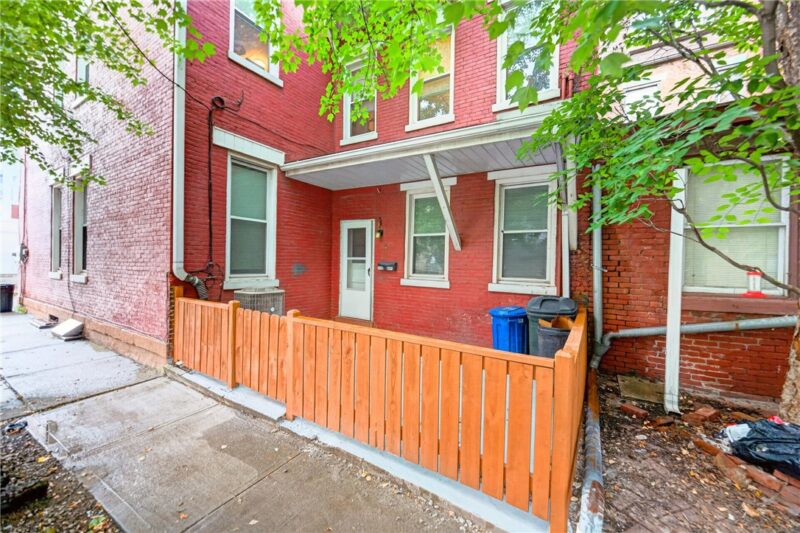 2719 Larkins Way — photo 3