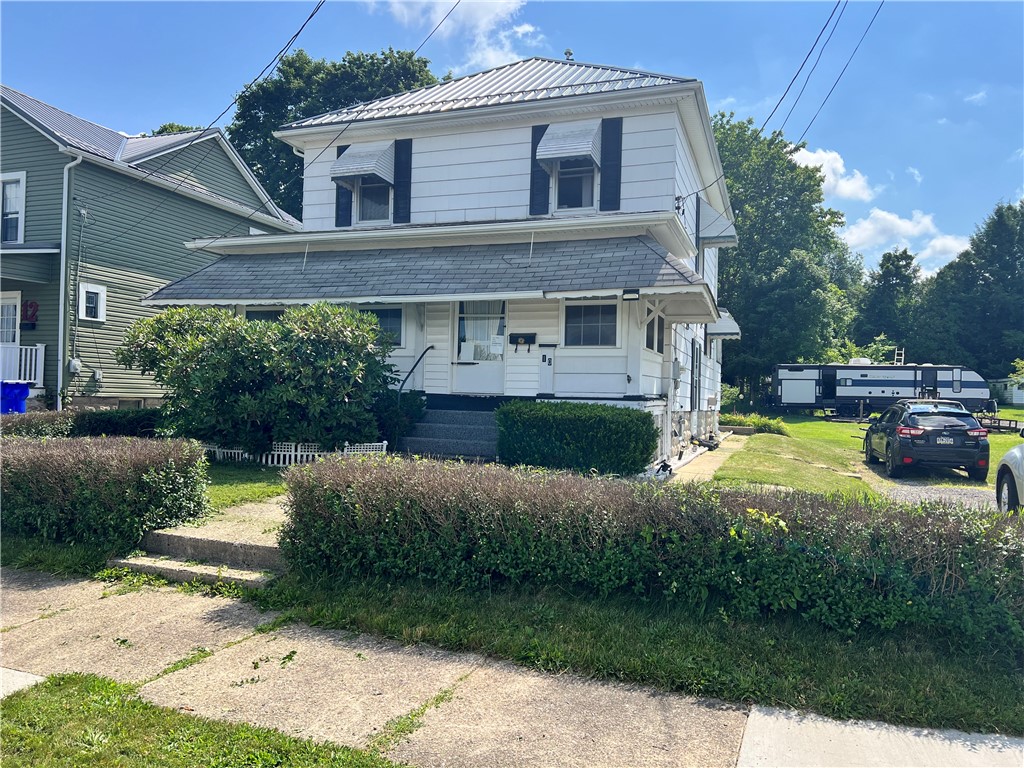 10 Leet Ave — photo 1