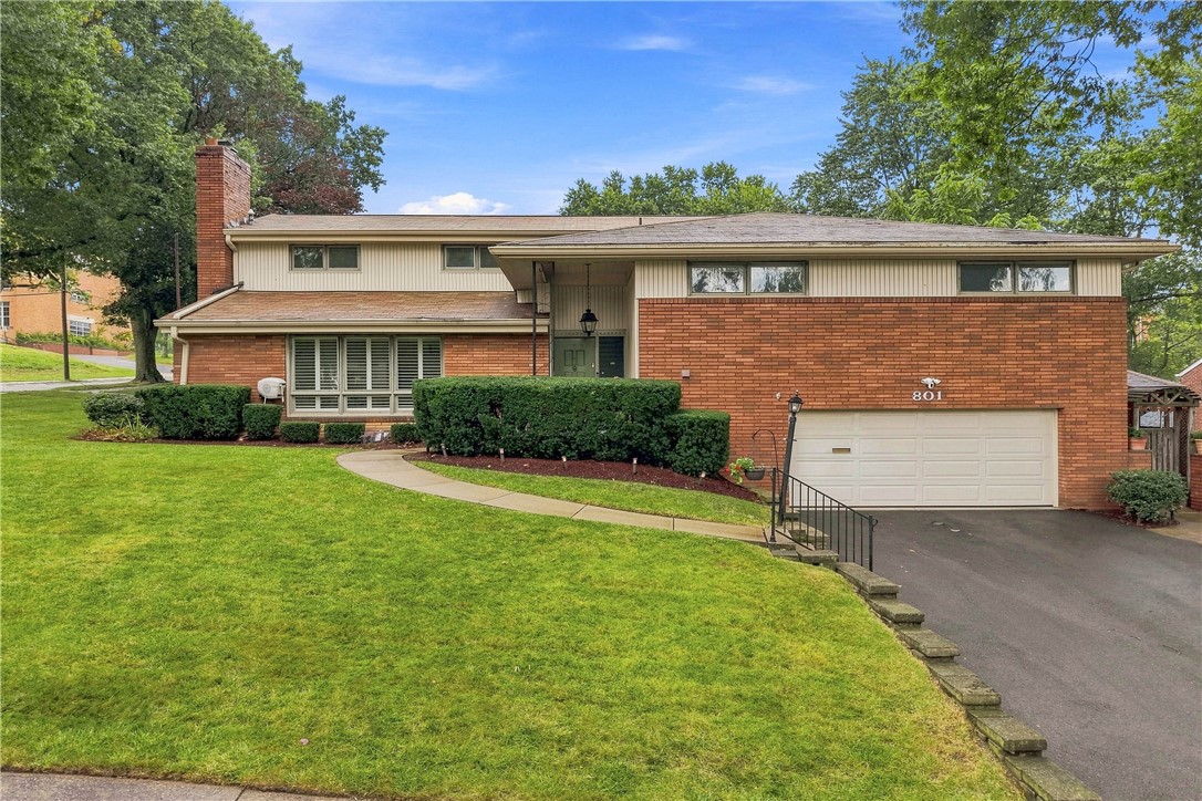 801 LINDA LANE — photo 1