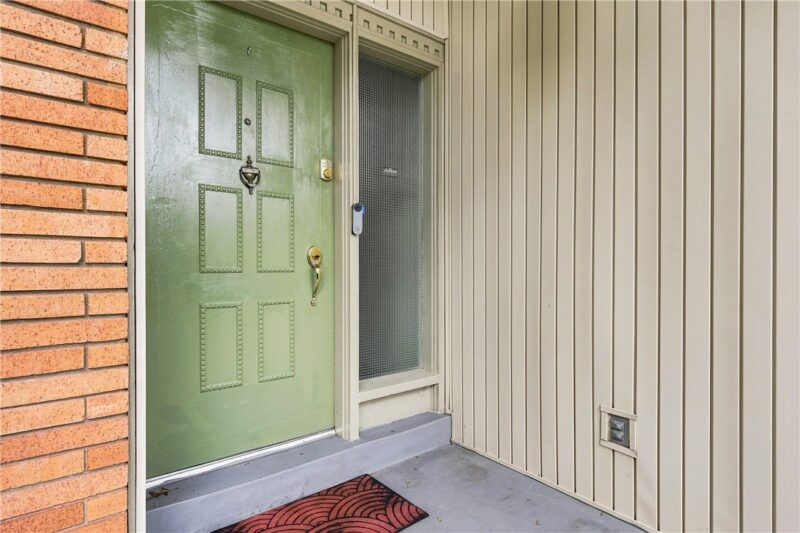 801 LINDA LANE — photo 2