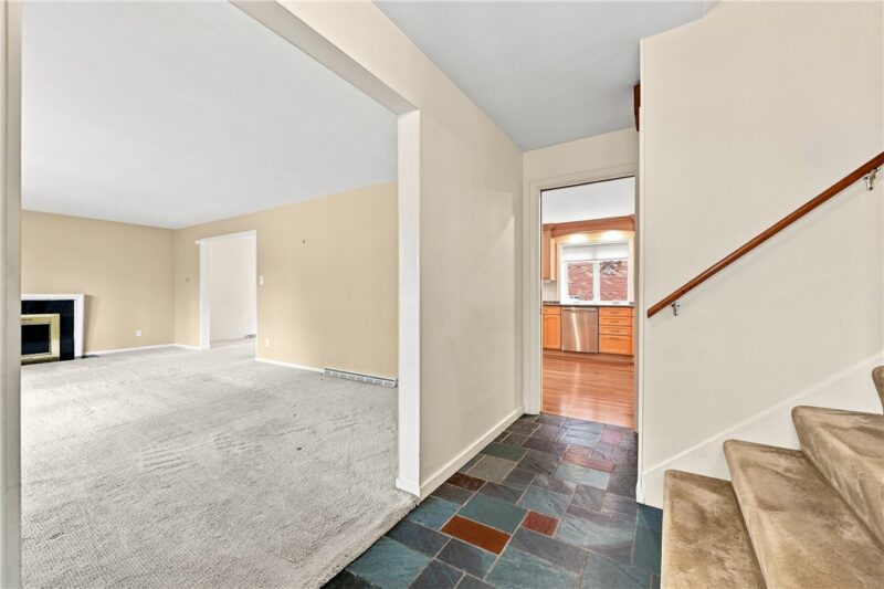 801 LINDA LANE — photo 4