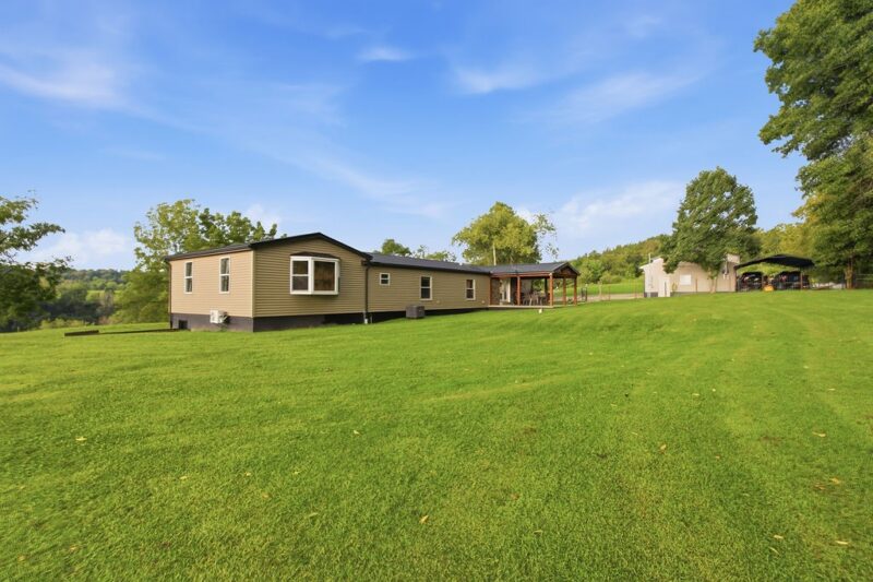 405 Woodburn Rd — photo 3