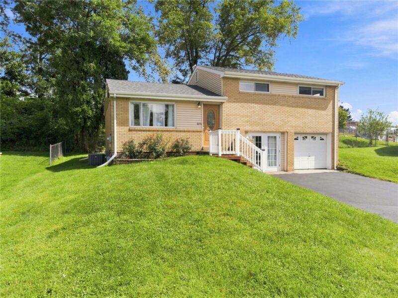 606 Winterberry Rd — photo 2