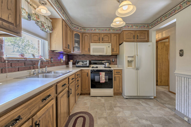 1678 Bernice DRIVE — photo 7